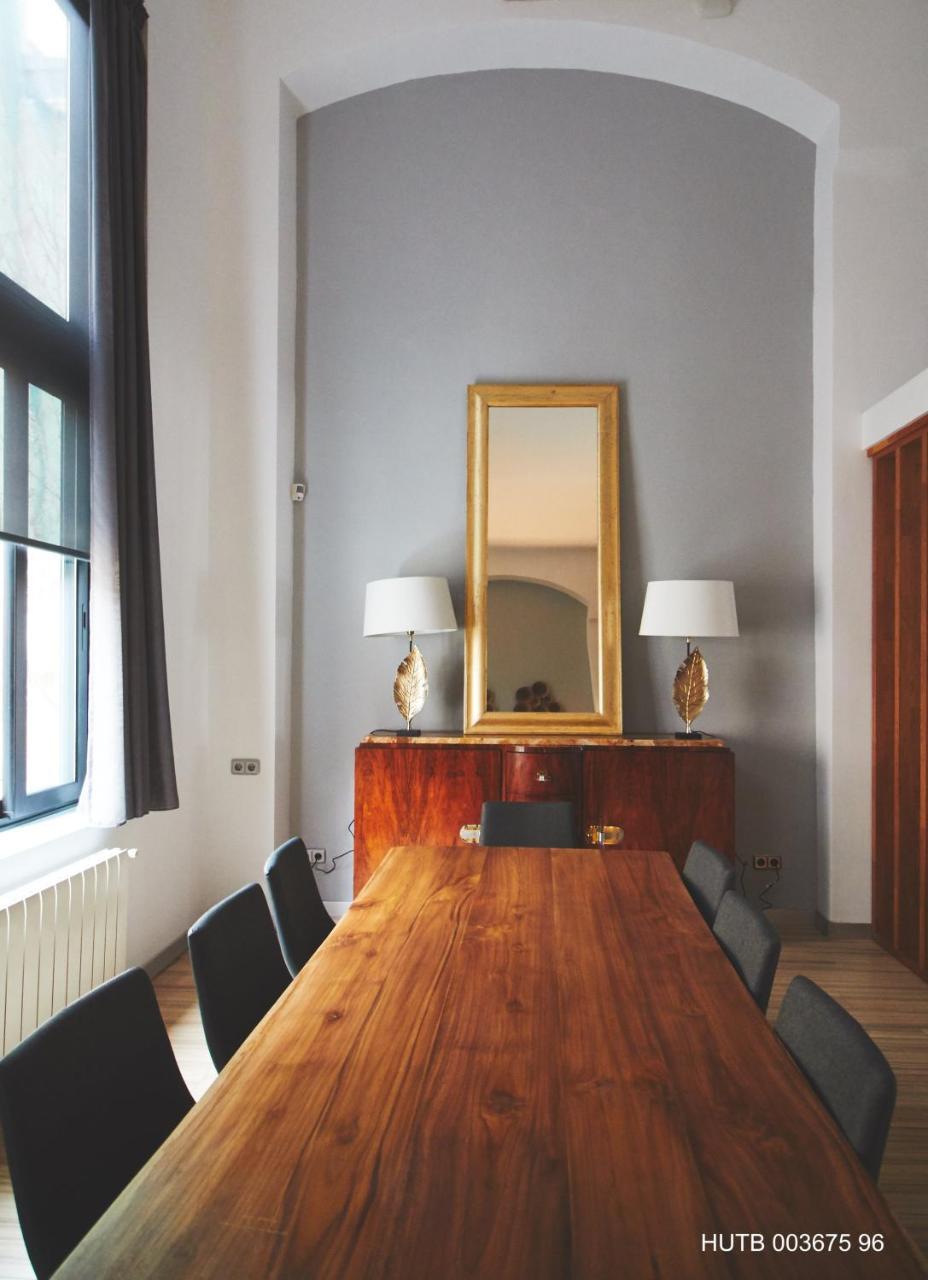 Alcam Alio Cine Apartment Barcelona Bagian luar foto