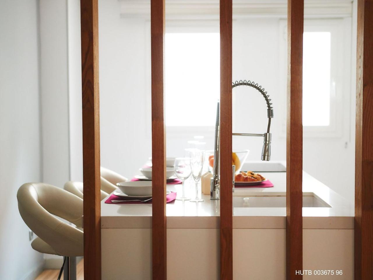 Alcam Alio Cine Apartment Barcelona Bagian luar foto