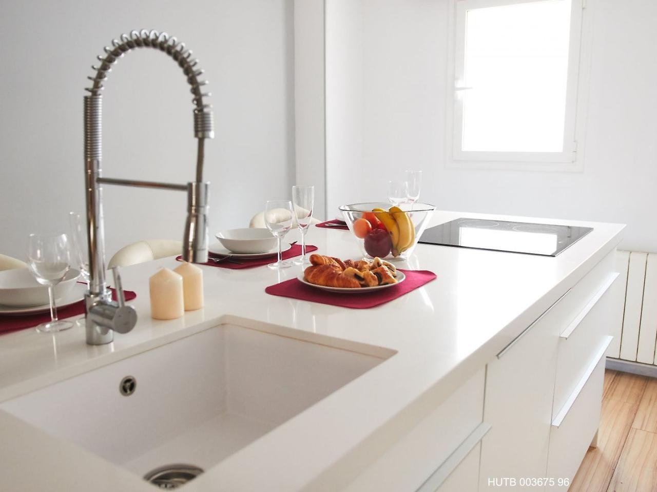 Alcam Alio Cine Apartment Barcelona Bagian luar foto