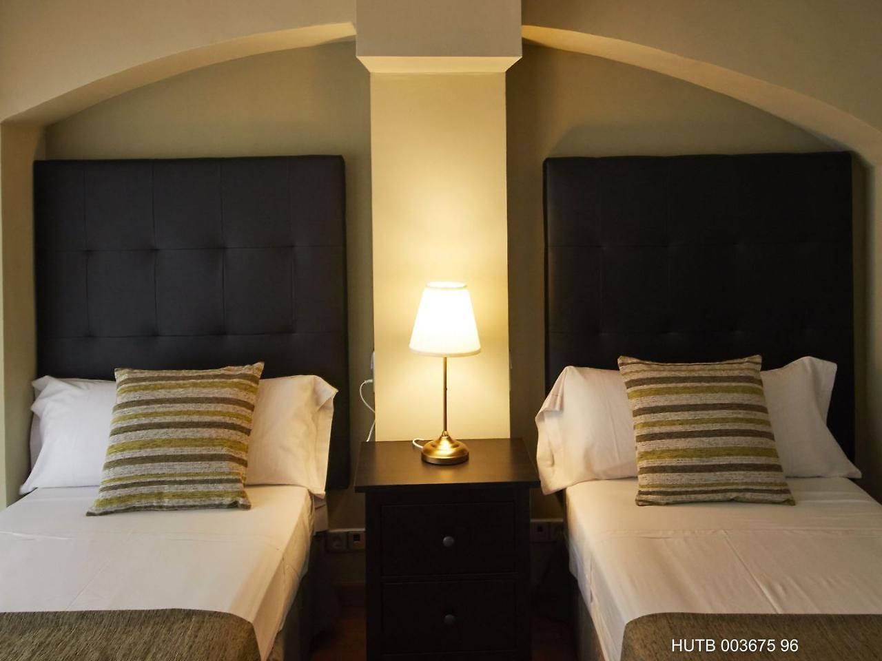 Alcam Alio Cine Apartment Barcelona Bagian luar foto